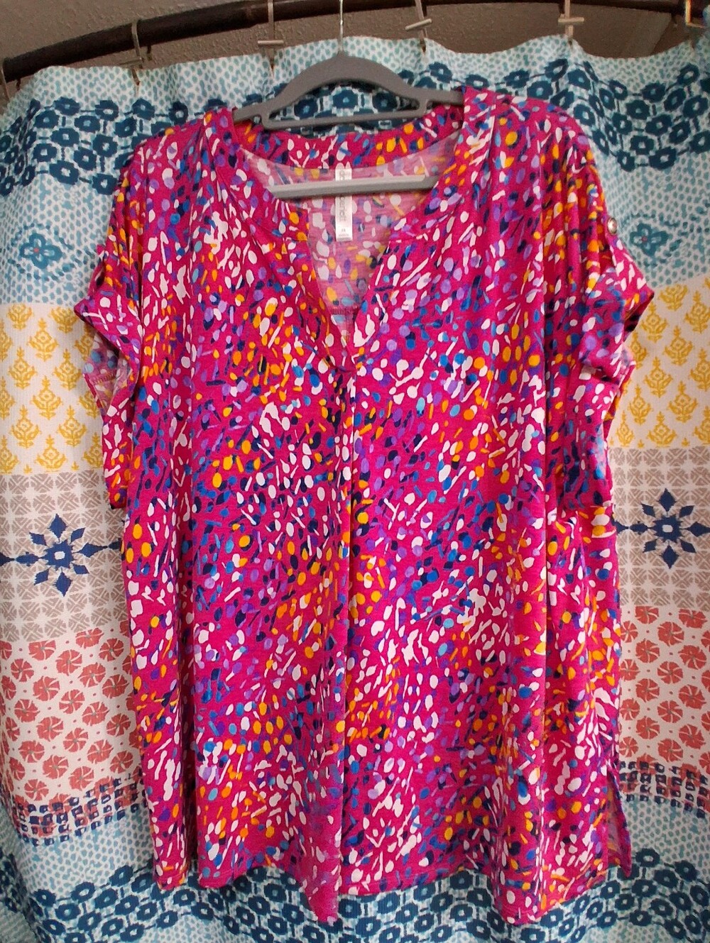 Dear Scarlett Women's V-Neck Short Sleeve Blouse in Bright Pink Abstract Print